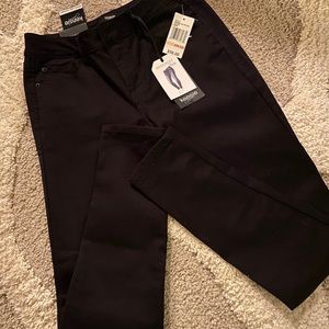 💥KENSIE SKINNY JEANS💥